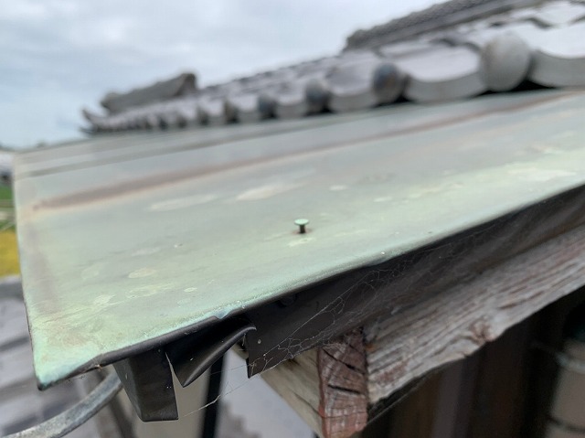 銅板屋根釘浮き